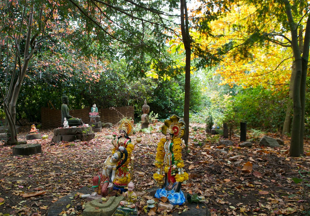 Shrines in the Wat Buddhapadipa grounds